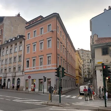 La Bella Olivia